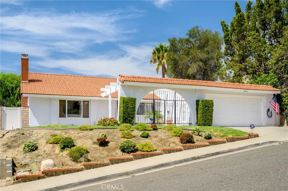 27403 Garza Drive Saugus, CA 91350