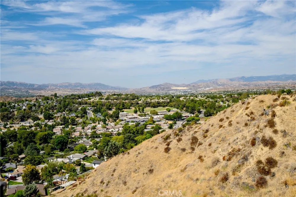 27403 Garza Drive Saugus, CA 91350