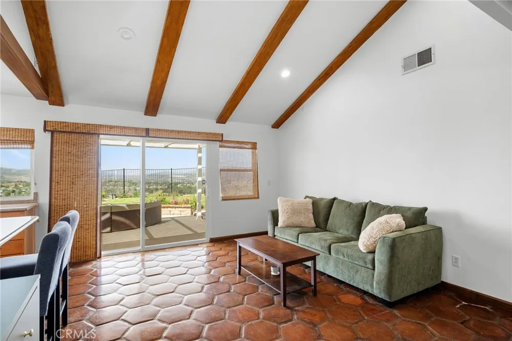 27403 Garza Drive Saugus, CA 91350