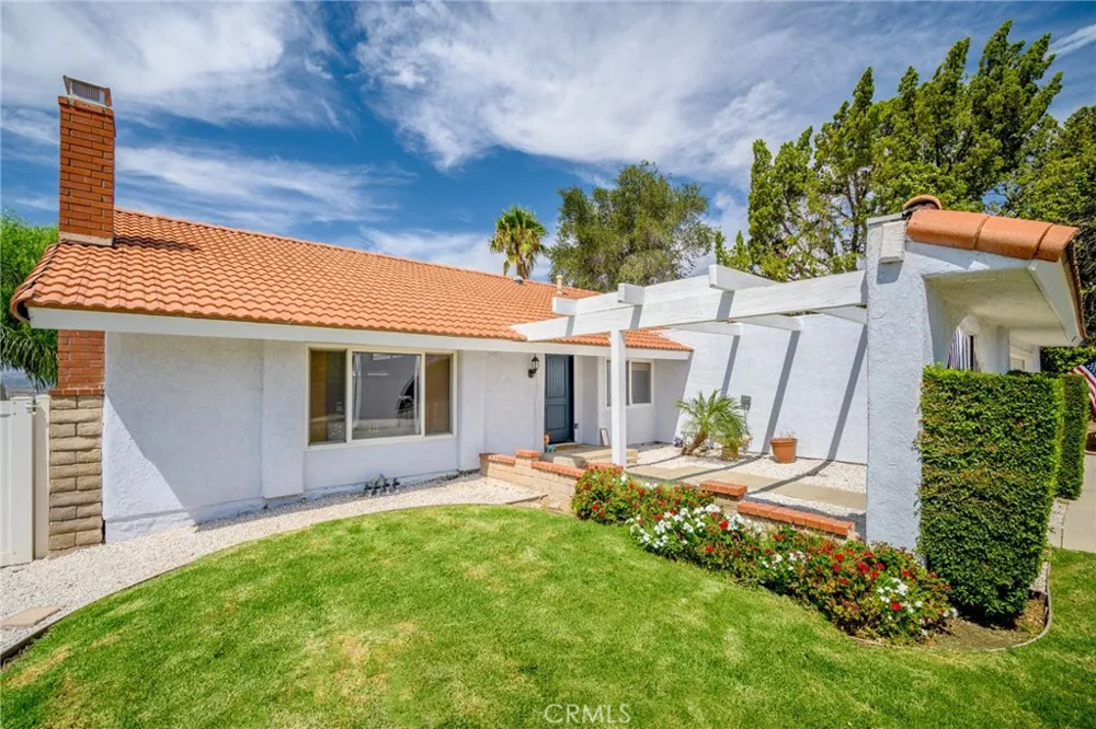 27403 Garza Drive Saugus, CA 91350