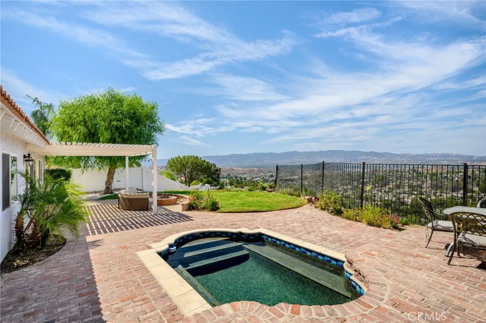 27403 Garza Drive Saugus, CA 91350