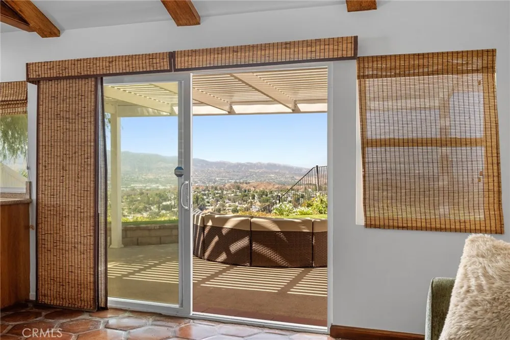 27403 Garza Drive Saugus, CA 91350
