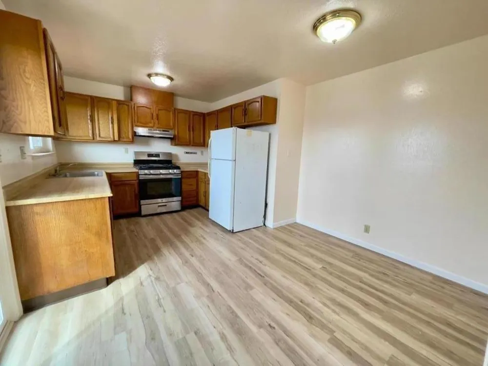 1625 Palmetto Avenue #4 Pacifica, CA 94044
