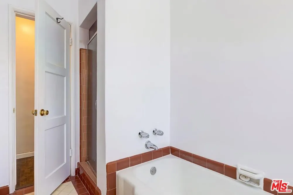 311 CHURCH LANE Los Angeles, CA 90049