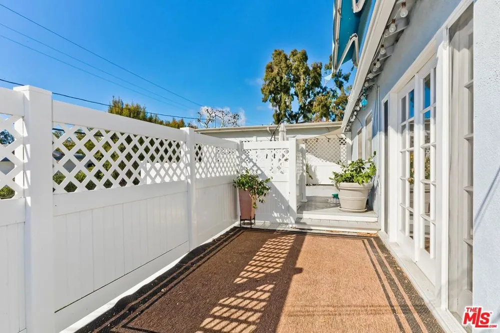 311 CHURCH LANE Los Angeles, CA 90049