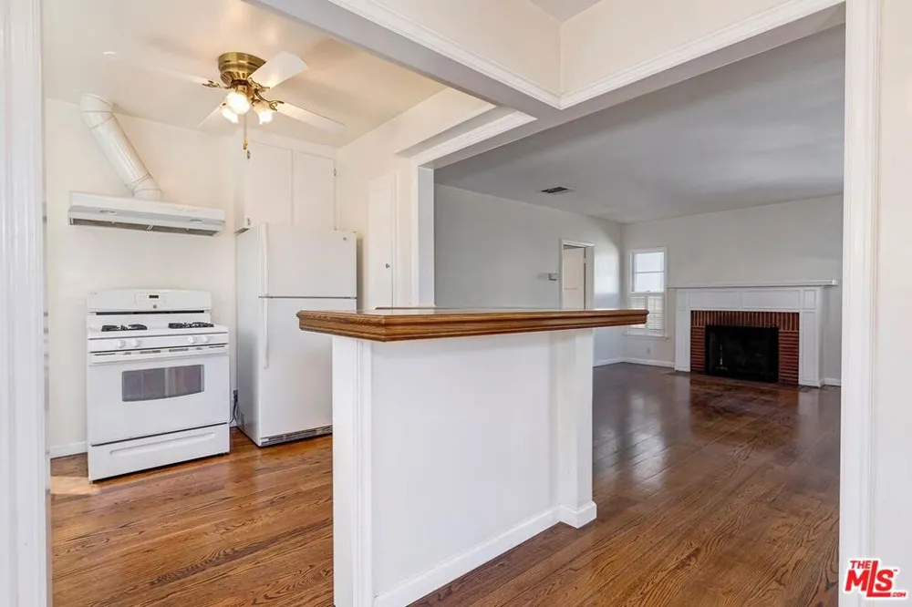 311 CHURCH LANE Los Angeles, CA 90049