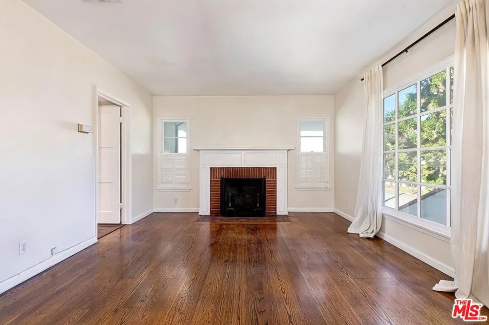 311 CHURCH LANE Los Angeles, CA 90049