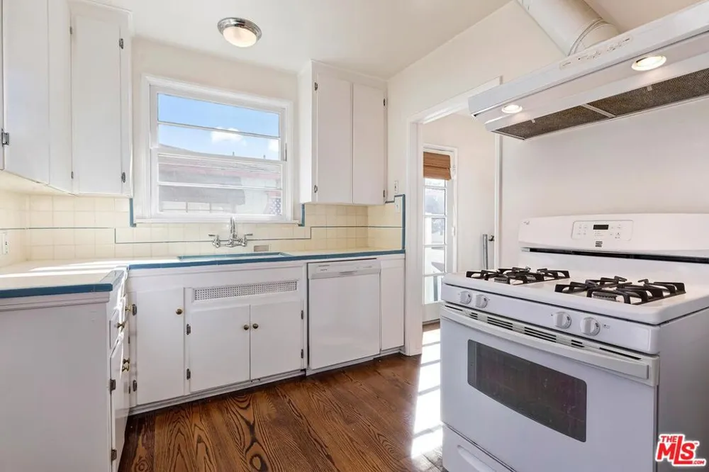 311 CHURCH LANE Los Angeles, CA 90049