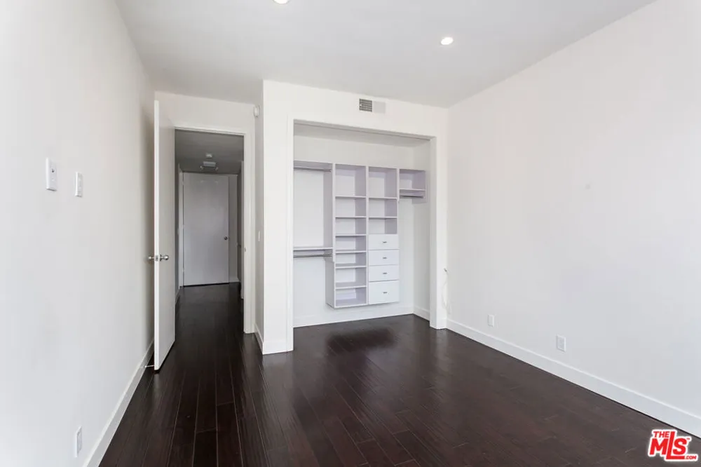 430 MAPLE DRIVE #206 Beverly Hills, CA 90210