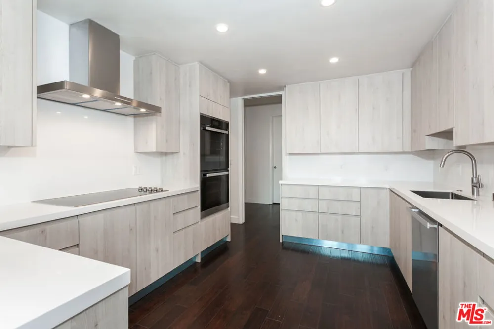 430 MAPLE DRIVE #206 Beverly Hills, CA 90210