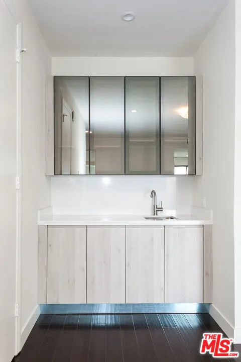 430 MAPLE DRIVE #206 Beverly Hills, CA 90210