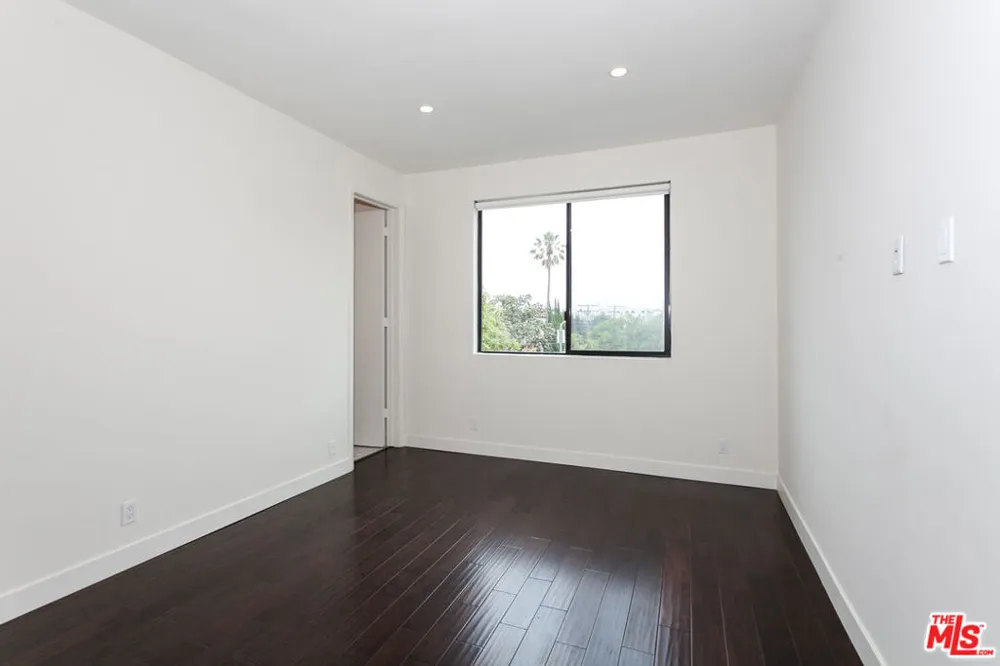 430 MAPLE DRIVE #206 Beverly Hills, CA 90210