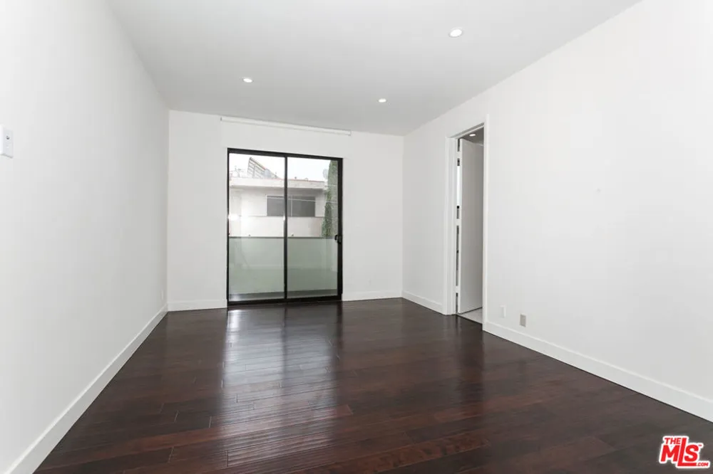 430 MAPLE DRIVE #206 Beverly Hills, CA 90210
