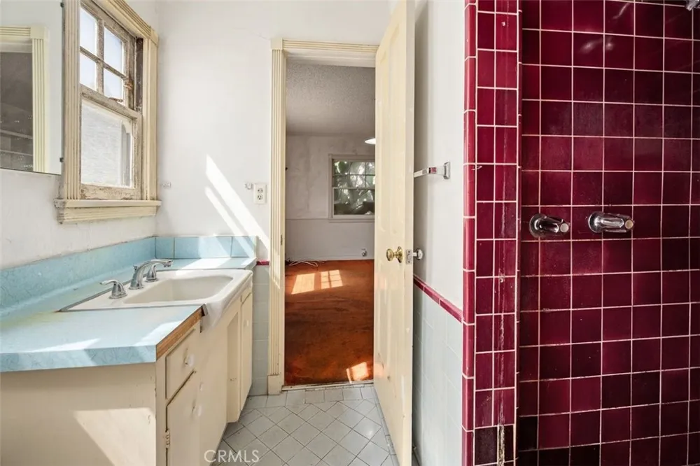 1569 Midvale Avenue Los Angeles, CA 90024