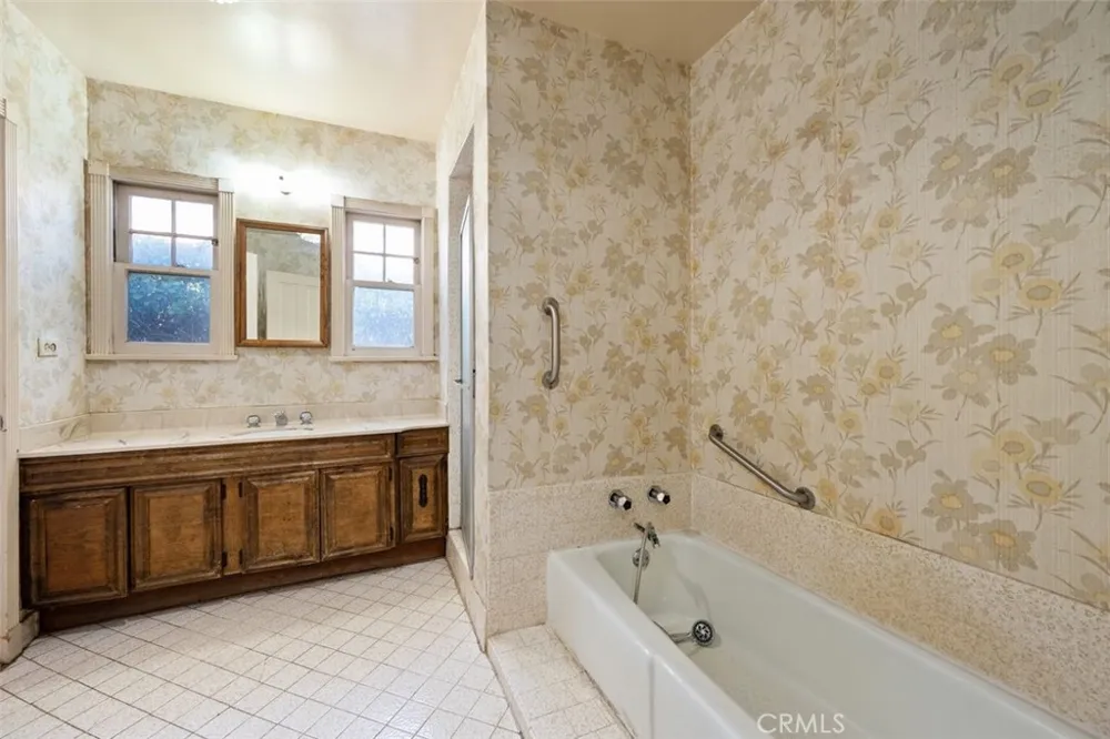 1569 Midvale Avenue Los Angeles, CA 90024