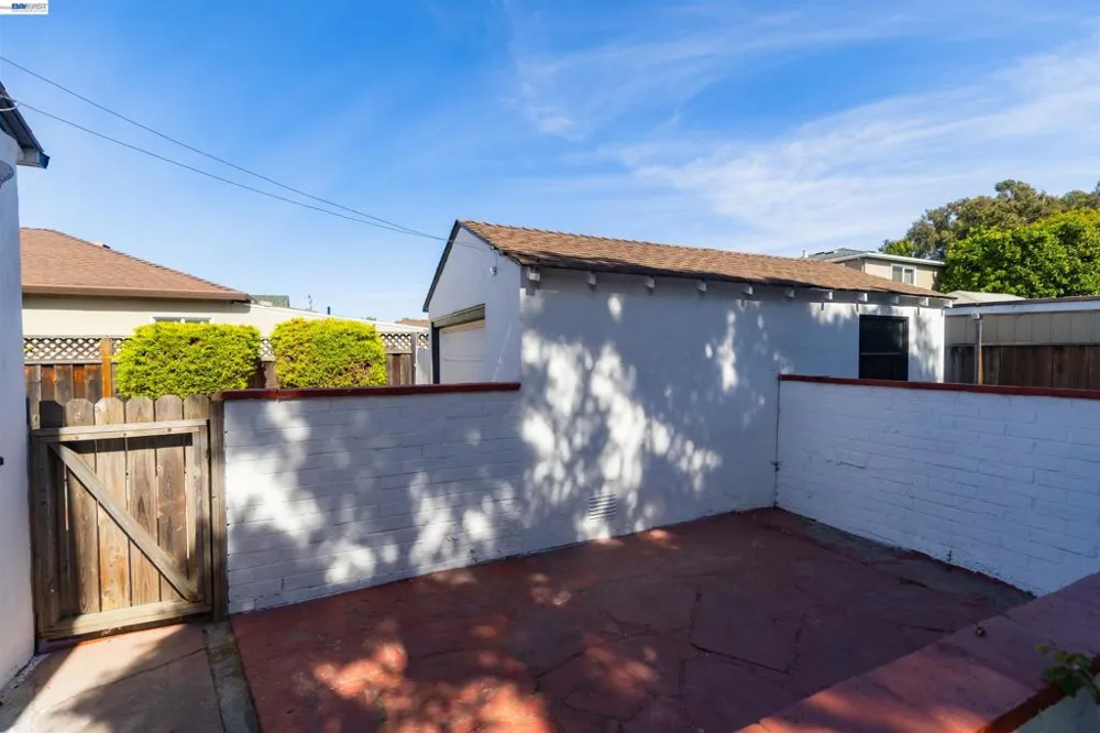365 Lorraine San Leandro, CA 94577