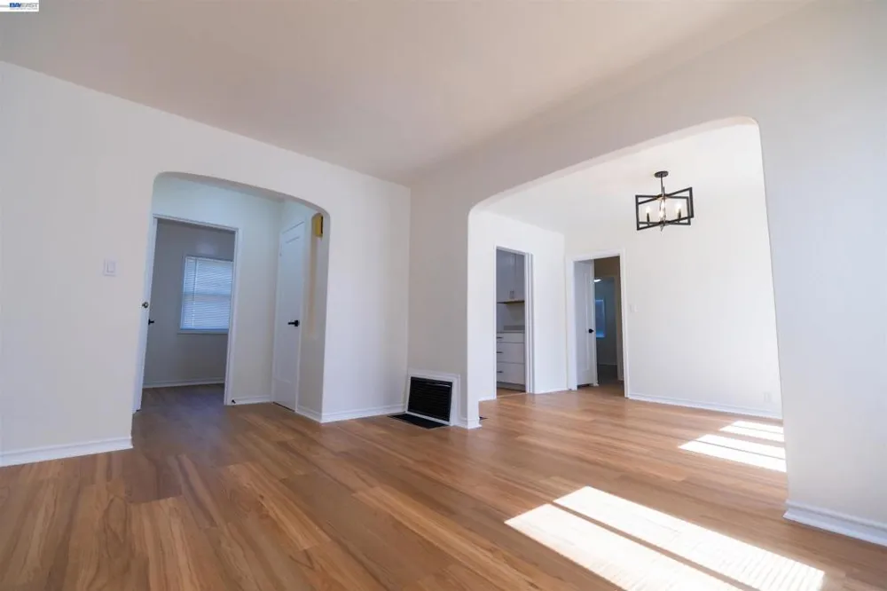 365 Lorraine San Leandro, CA 94577