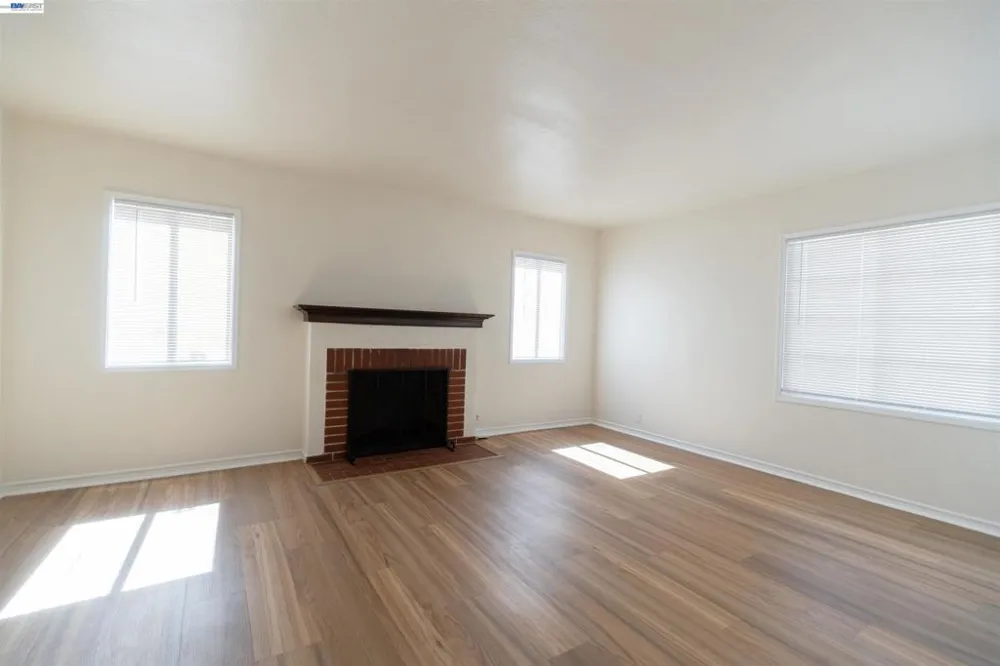365 Lorraine San Leandro, CA 94577