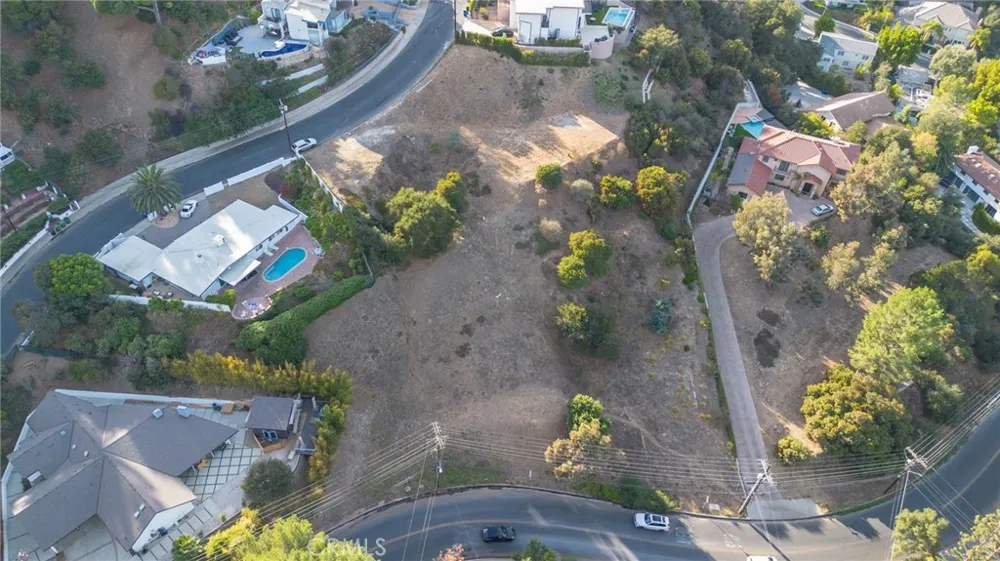 16652 Calneva Drive Encino, CA 91436