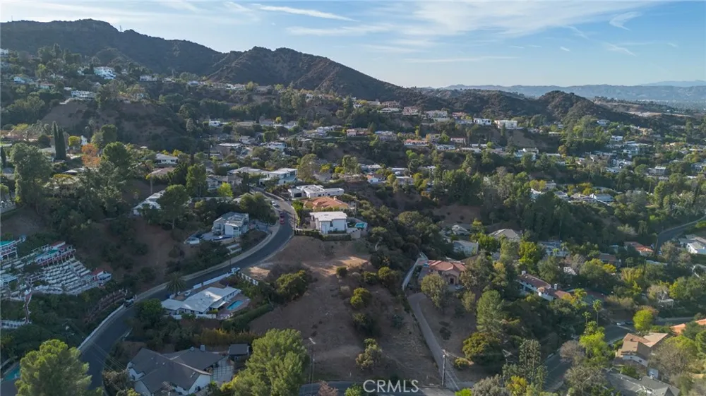 16652 Calneva Drive Encino, CA 91436
