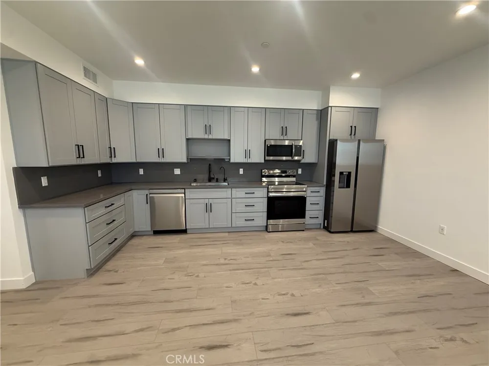 10455 Etiwanda Avenue Porter Ranch, CA 91326