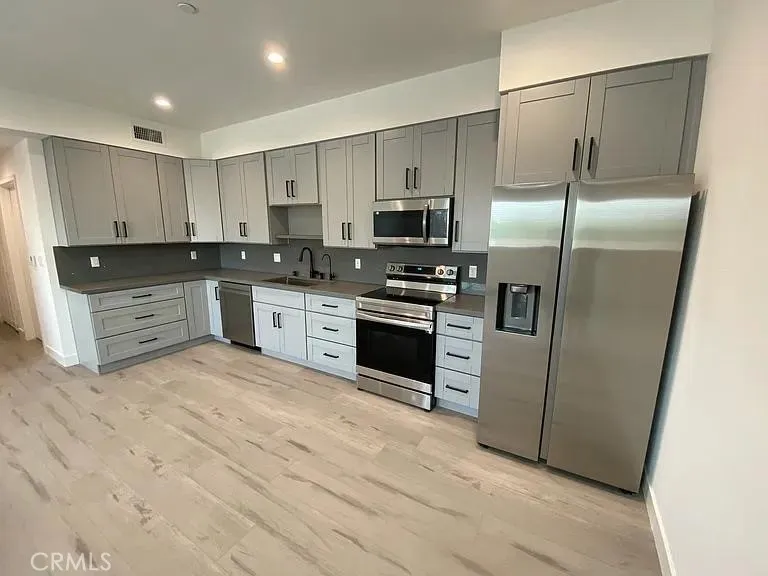 10455 Etiwanda Avenue Porter Ranch, CA 91326