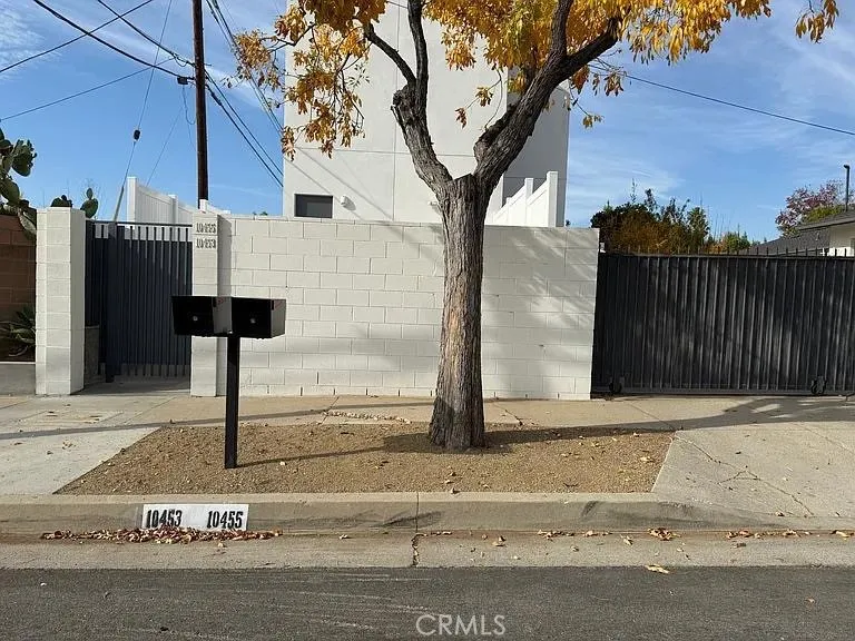 10455 Etiwanda Avenue Porter Ranch, CA 91326