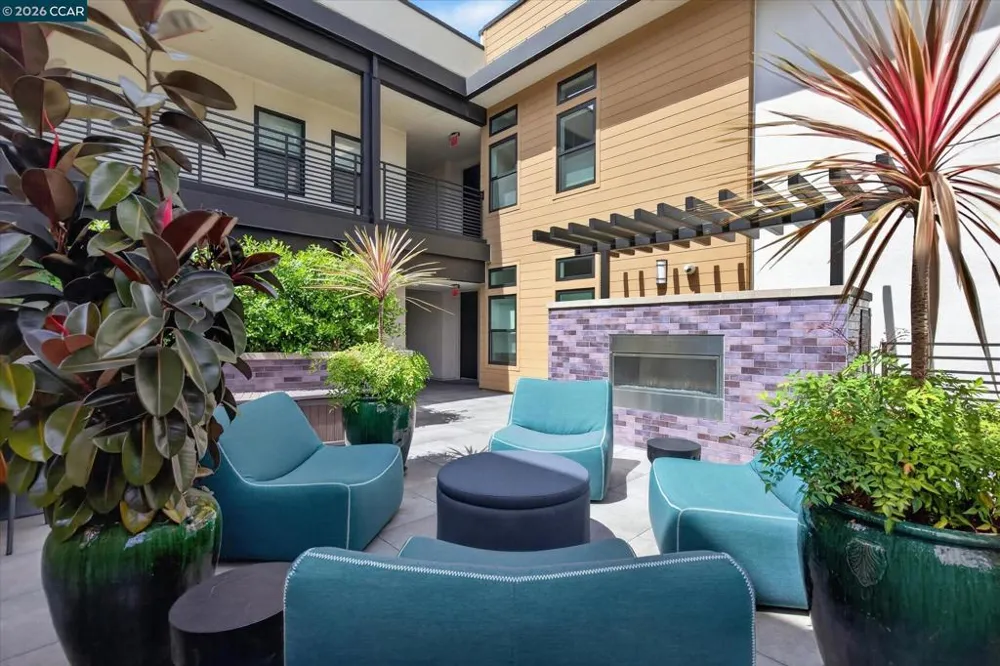 210 Lafayette Cir #302 Lafayette, CA 94549