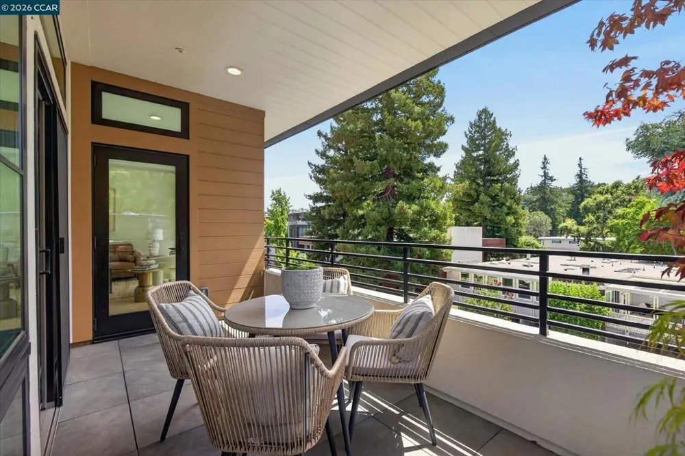 210 Lafayette Cir #302 Lafayette, CA 94549