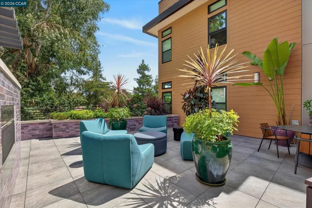 210 Lafayette Cir #302 Lafayette, CA 94549