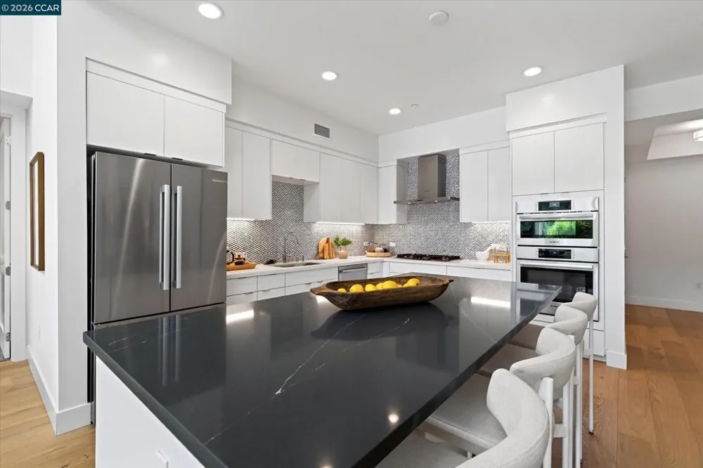 210 Lafayette Cir #302 Lafayette, CA 94549
