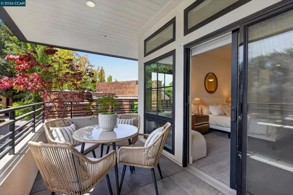 210 Lafayette Cir #302 Lafayette, CA 94549