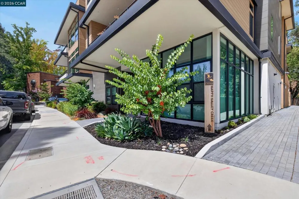 210 Lafayette Cir #302 Lafayette, CA 94549