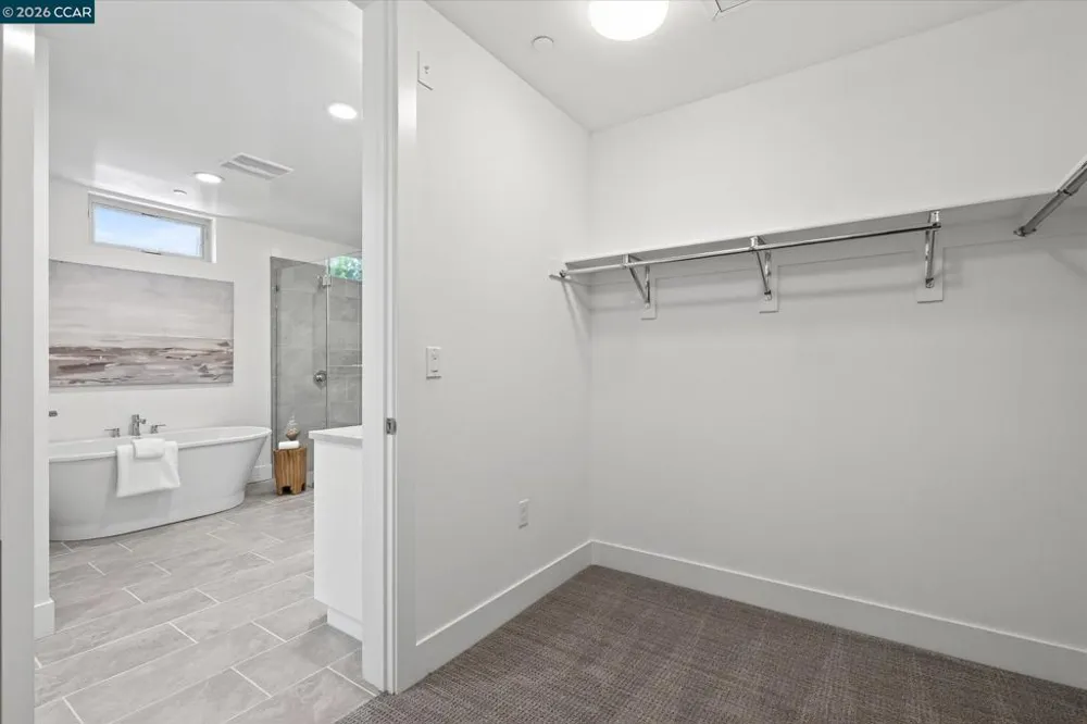 210 Lafayette Cir #302 Lafayette, CA 94549