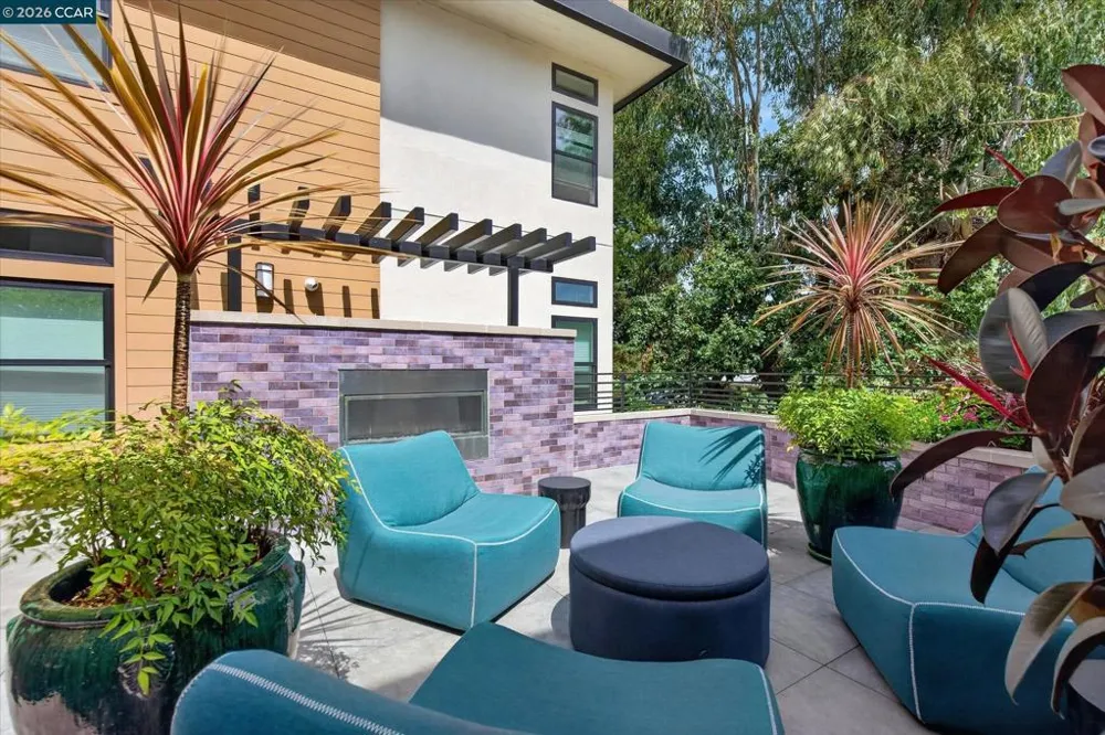 210 Lafayette Cir #302 Lafayette, CA 94549