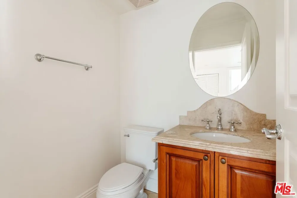 11749 Goshen Avenue #201 Los Angeles, CA 90049