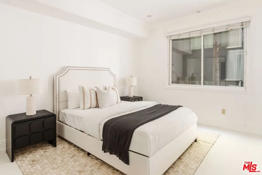 11749 Goshen Avenue #201 Los Angeles, CA 90049