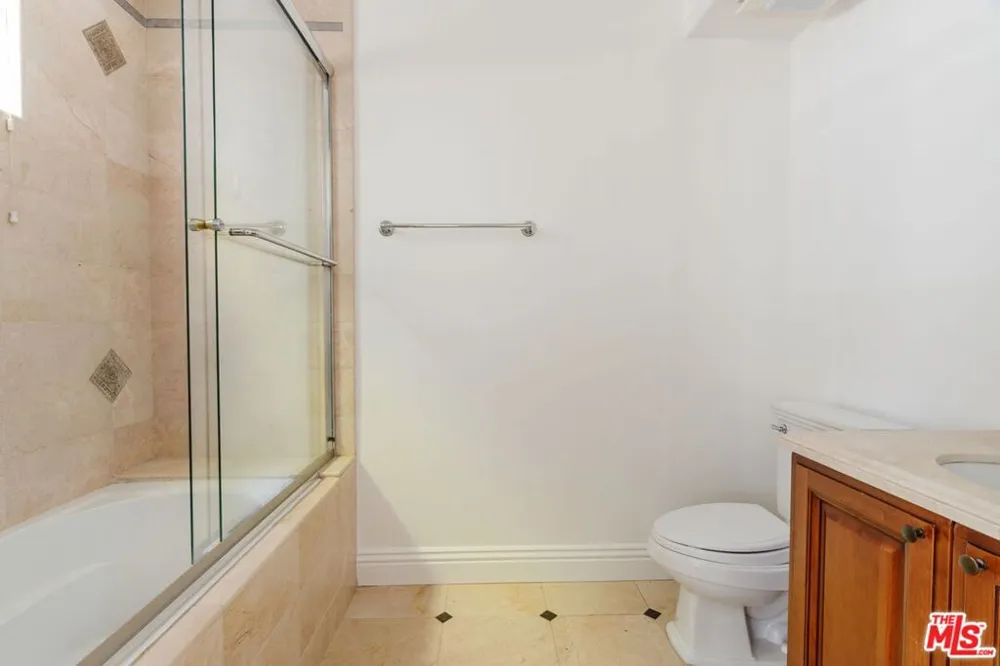 11749 Goshen Avenue #201 Los Angeles, CA 90049