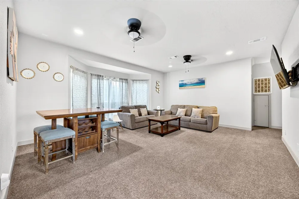 8618 Highway 6 Hitchcock, TX 77563