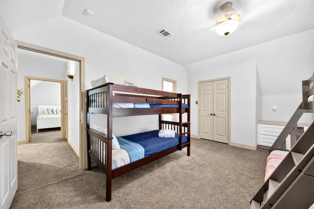 8618 Highway 6 Hitchcock, TX 77563