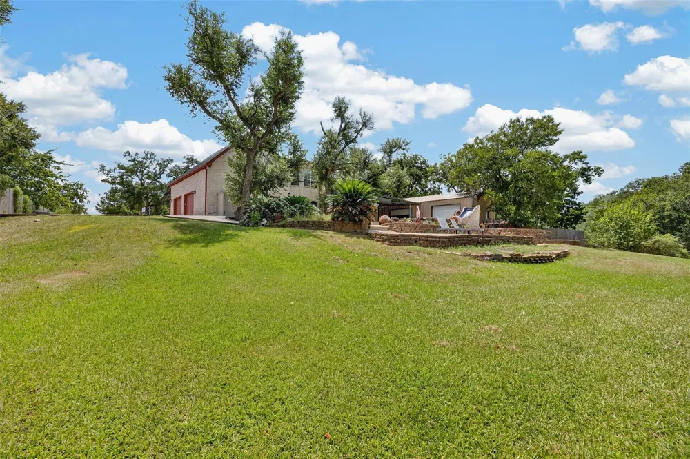 8618 Highway 6 Hitchcock, TX 77563