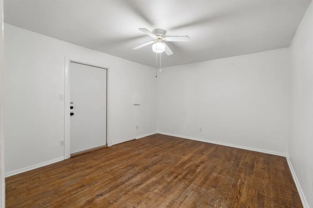 221 Oak Ridge Drive Onalaska, TX 77360