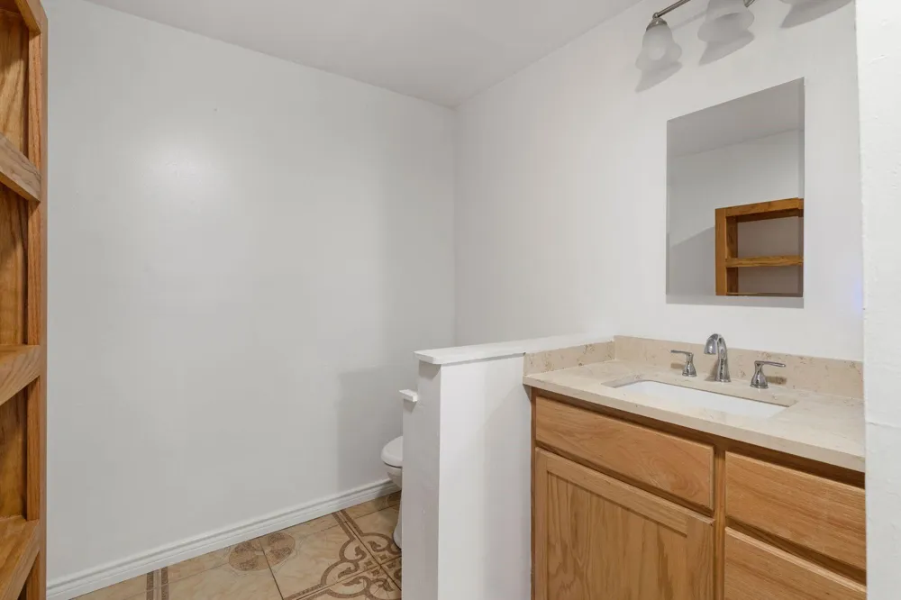 221 Oak Ridge Drive Onalaska, TX 77360