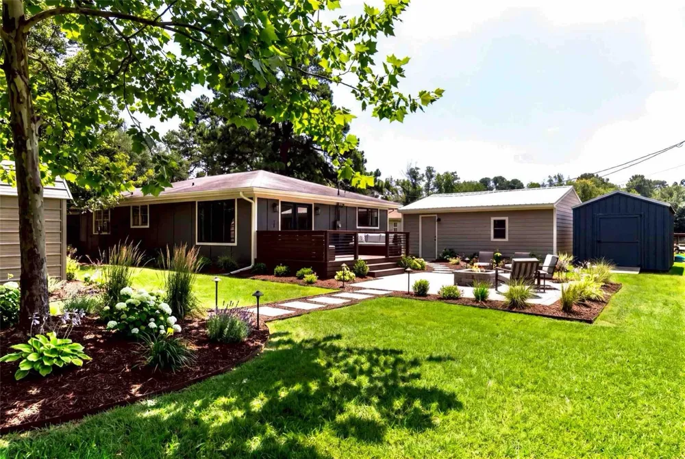 221 Oak Ridge Drive Onalaska, TX 77360