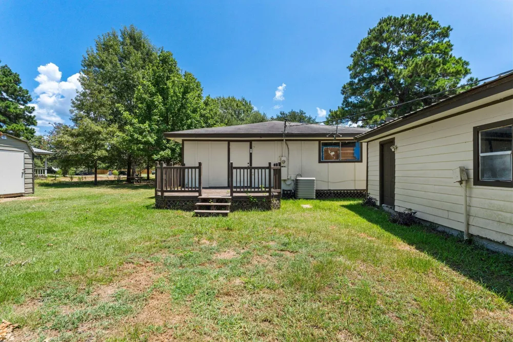 221 Oak Ridge Drive Onalaska, TX 77360