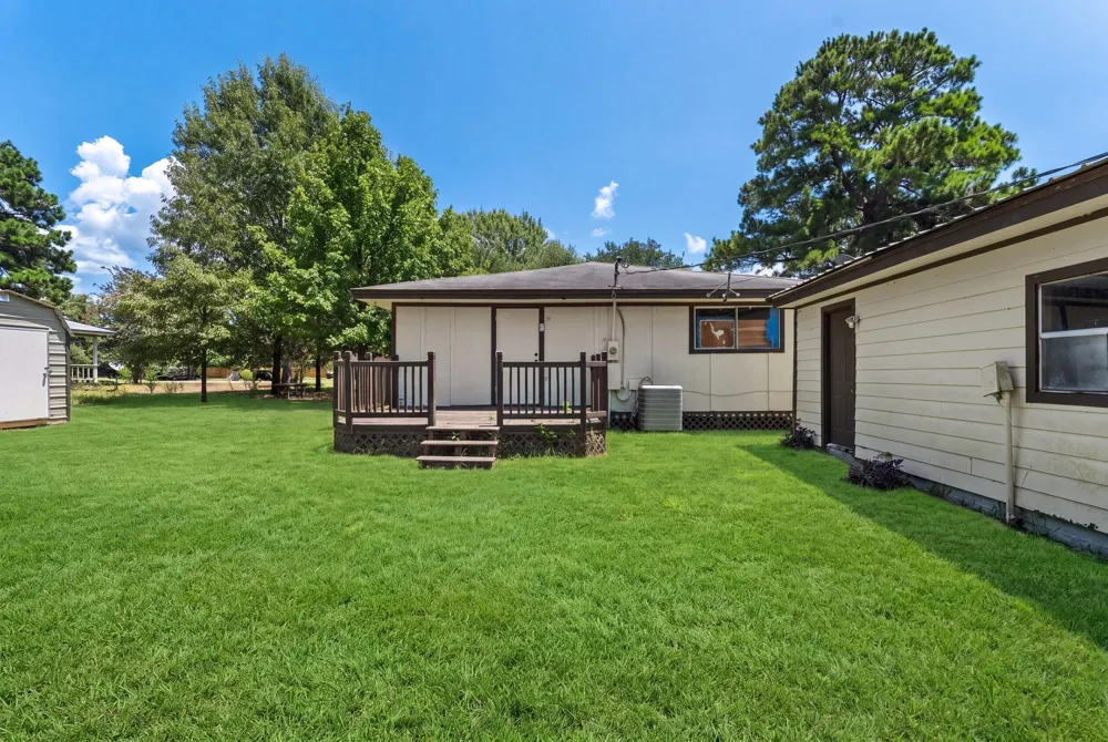 221 Oak Ridge Drive Onalaska, TX 77360