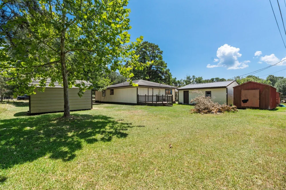 221 Oak Ridge Drive Onalaska, TX 77360