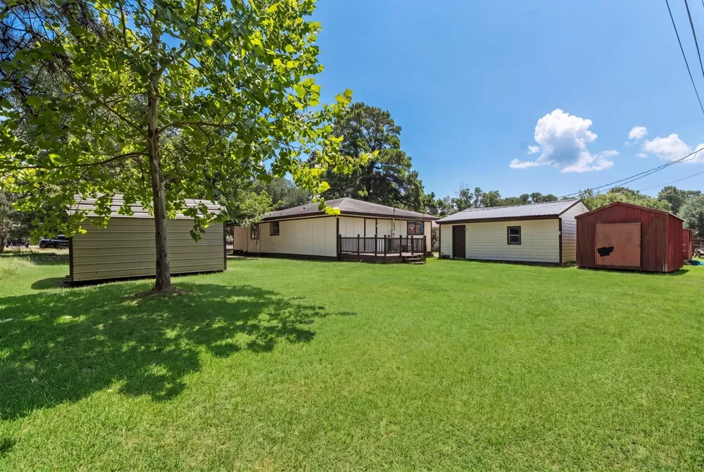 221 Oak Ridge Drive Onalaska, TX 77360