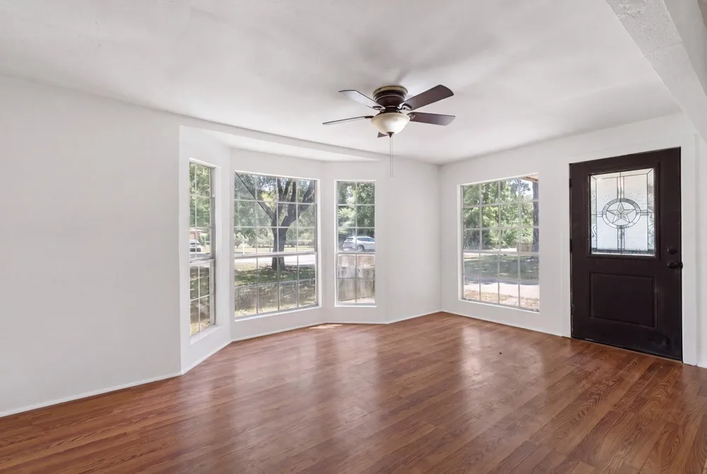221 Oak Ridge Drive Onalaska, TX 77360