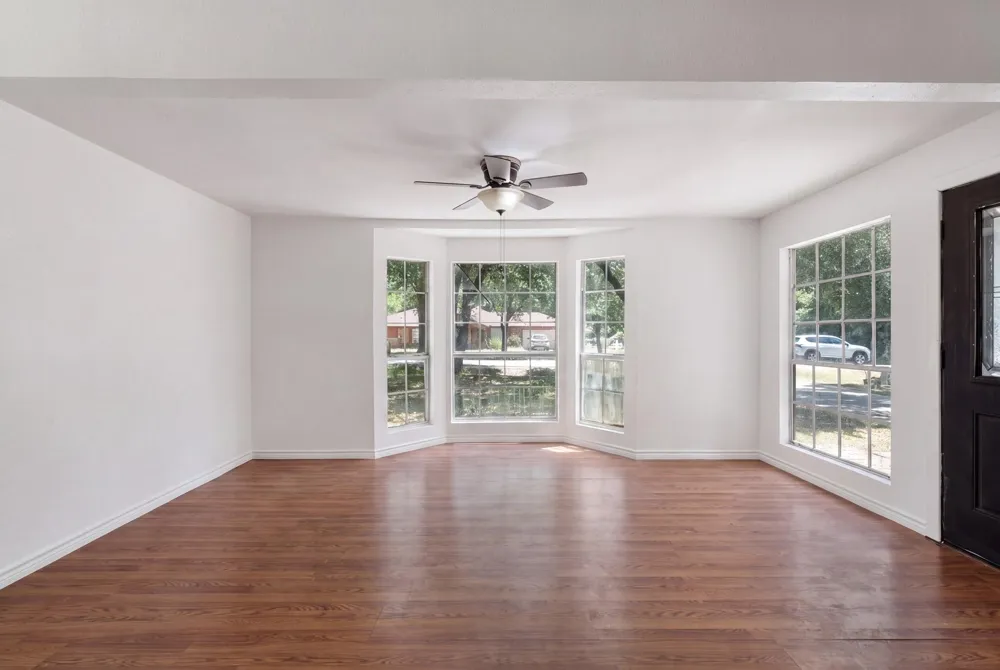 221 Oak Ridge Drive Onalaska, TX 77360